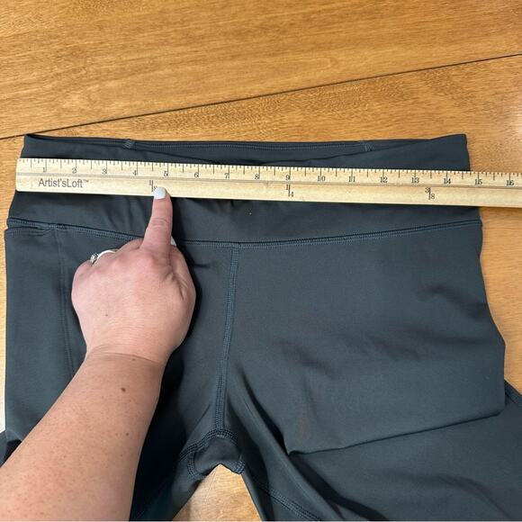 Under Armour Women’s Compression Workout Leggings Sz Large L Gray Active Pockets - Picture 7 of 9